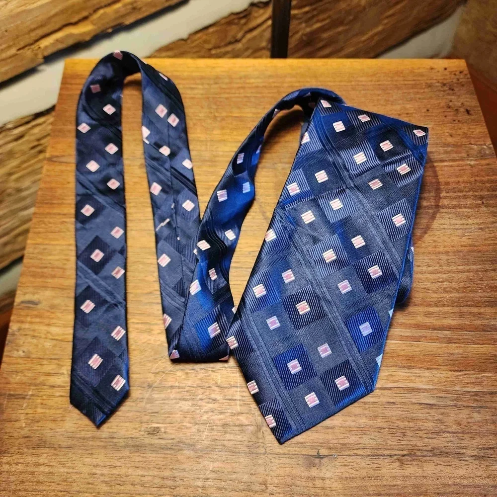 Peebles Executive Collection Navy Pink‎ Geometric Pattern Silk Tie 56inx4in